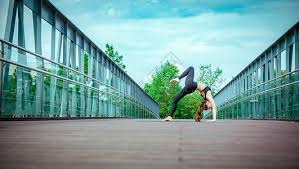 欧冠淘汰赛前瞻：拜仁客战巴黎,